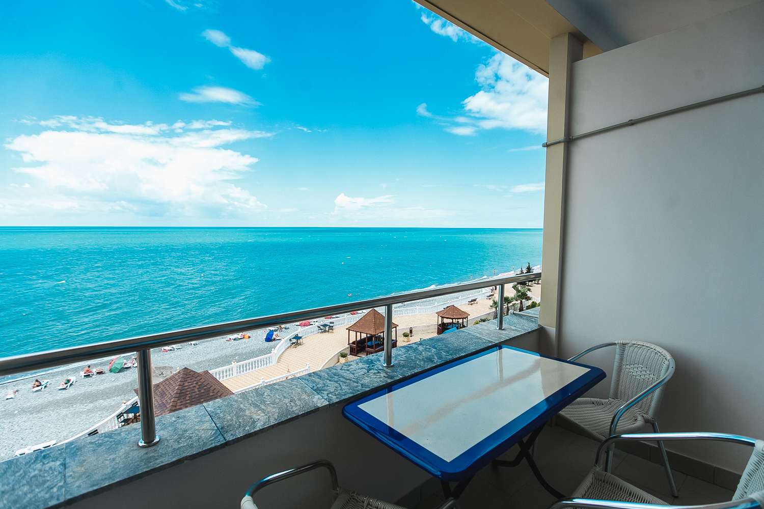 отель с видом на море