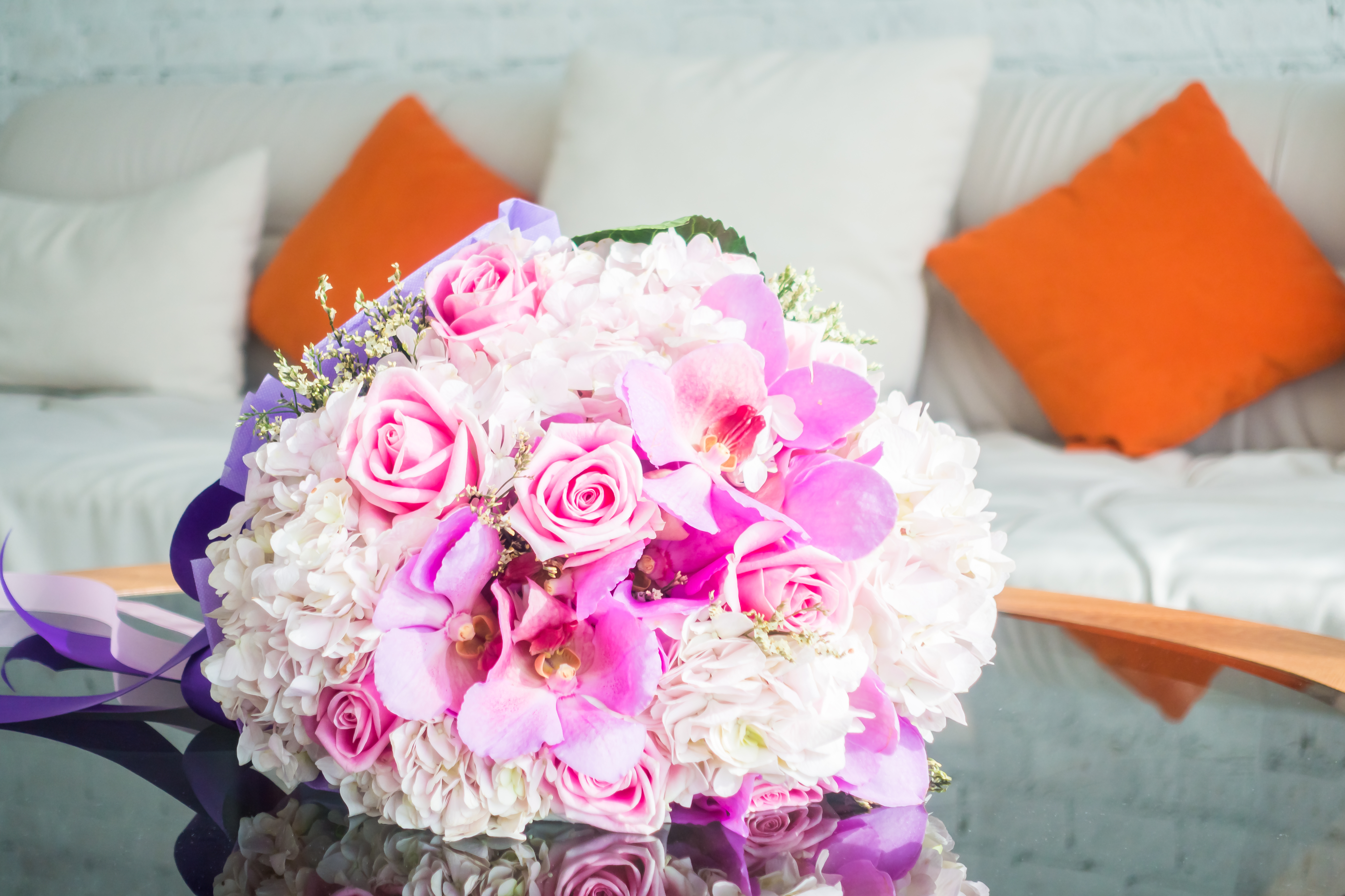 Букет из хризантем и роз