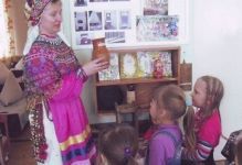 знакомство детей с старинной посудой