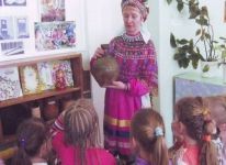 знакомство детей с старинной посудой
