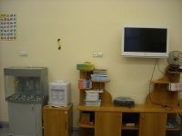 Красивая мебель стоит в кабинете, и очень удобна она ведь при этом.