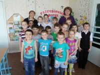 фото на память: с будующей учительницей: Анной Аткалиевной Акбулатовой.