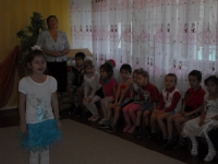 Злата Рыжова читает