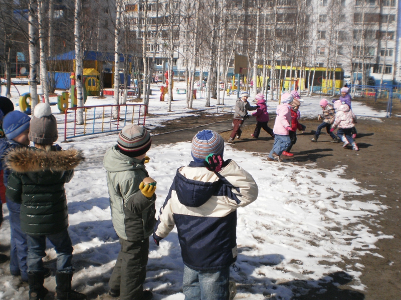 Двигательная активность: оборудование для занятий по развитию движения, балансиры, лабиринты