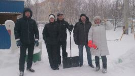 Строительство построек из снега. Взаимодействие с родителями.