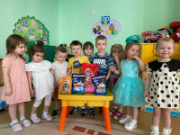 Благотворительный сбор корма для бездомных животных