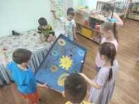 В нашей группе появилась новая игра - самоделка