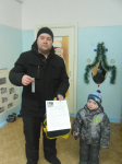 Родители получили памятки и световозвращающие ленты.