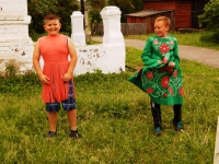 Веселые забавы в летнем школьном лагере