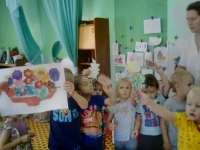 Идем украшать зал.