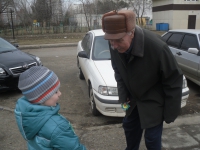 Владик дарит дедушке улыбку!