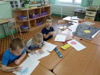 Рисуем планеты.