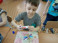 цветы для украшения зала.