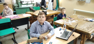 Начало сборки башенного крана. 4 класс