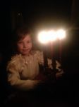 Семья Даши в этот час при свечах обсуждали, что они могут сделать для сбережения ресурсов нашей Земли.