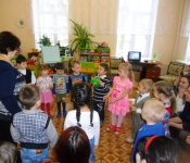 Игра "Когда это бывает?"(по приметам  называют время года)
