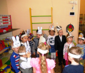 Физминутка "Медведь в берлоге крепко спит"