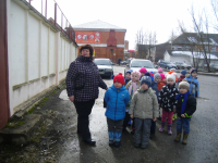 Целевая прогулка на автопредприятие.  Знакомство с общественным транспортом: автобусами разных видов и назначения.