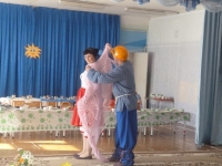 Пошла Муха на базар и купила самовар!