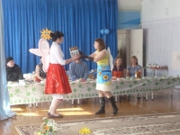 Пошла Муха на базар и купила самовар!