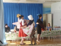 Пошла Муха на базар и купила самовар!
