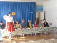 Пошла Муха на базар и купила самовар!