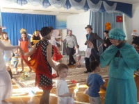 Пошла Муха на базар и купила самовар!