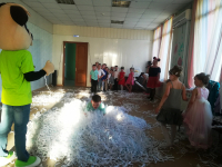 "Бумажное шоу" подарок детям от родителей.