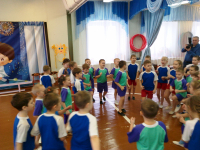 Проводим соревнования . Наши соперники -подготовительная группа.