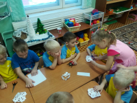 А теперь вырезаем здесь...