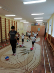 Общеразвивающие упражнения с мячом  на физкультуре