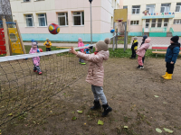 Подвижные игры с элементами волейбола