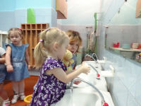 Водичка,водичка умой мое личико.