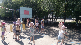 Весело играем с мыльными пузырями