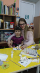 Яркая, праздничная игрушка готова