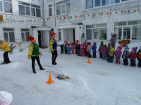 Скоморохи народ созывают!