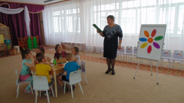 "Цветик-семицветик" поделился своими волшебными лепестками