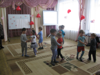 Танец "Мы с тобой друзья группа "Колокольчик"