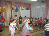 Русская народная игра "Жмурки"