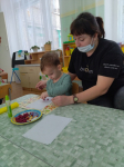 Украшали варежку