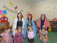 Конкурс "Укрась свою маму".