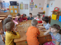 Добрая ракушка, Пошепчи мне в ушко, Ну, а я тебе в ответ Приоткрою свой секрет: Никому не говори - Море у тебя внутри!