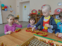 Игры с матрёшками.