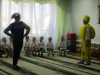 Зайчик прискакал