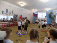 Подвижная игра "Найди свой корабль"