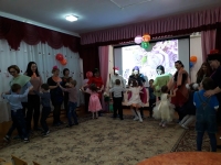 Праздник мам