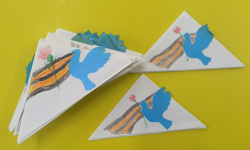 Дети изготовили солдатские треугольники в память о ВОВ