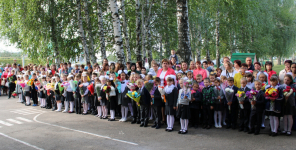 Наши выпускники - 2019 в школе!