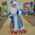 Лепим Деда Мороза.