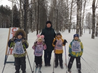 Участники лыжной гонки "Лыжня России - 2019"